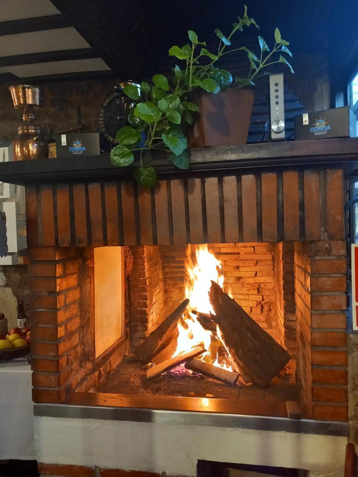 El Pucheru 4 Almas Hotell Barcenaciones Exteriör bild